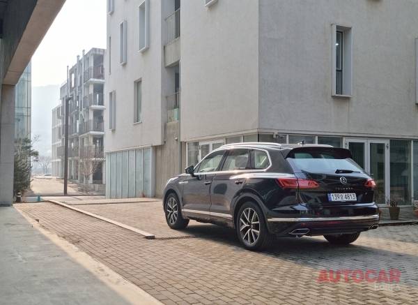 2023년형 투아렉은 기존 모델에 다양한 옵션을 추가해 상품성을 높였다