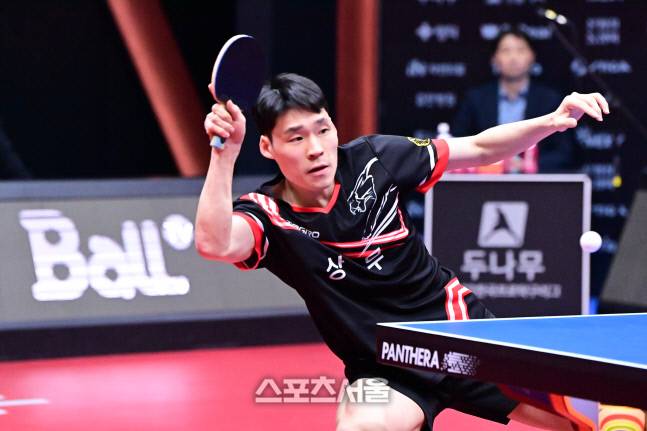 국군체육부대의 장우진. 한국프로탁구리그