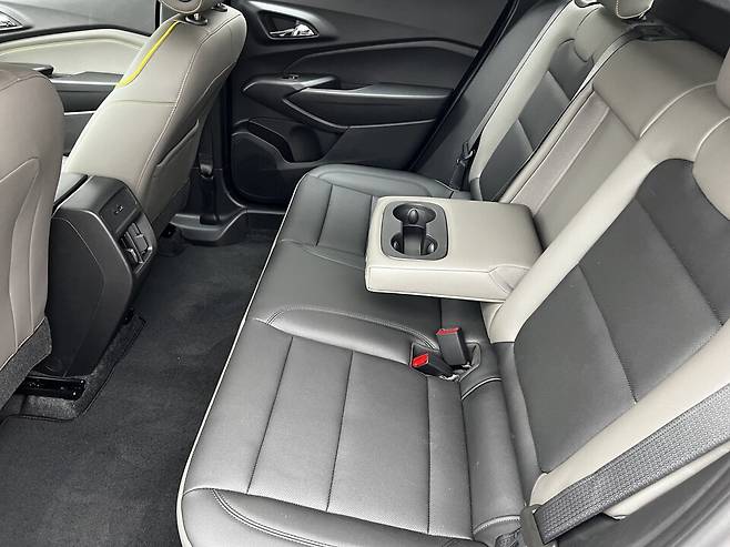 사진 : 쉐보레 트랙스 크로스오버 2열 레그룸