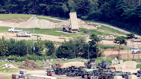 A U.S. Thaad battery in Seongju, North Gyeongsang. [YONHAP]