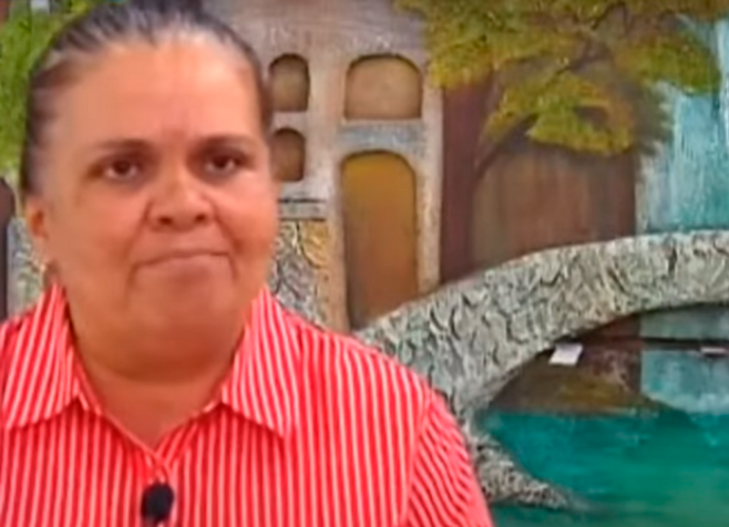 사진=배고픈 아들을 위해 닭고기를 훔친 혐의로 14년 징역을 살고 있는 데 필라르가 TV와 인터뷰를 하고 있다. (출처=시티티비)