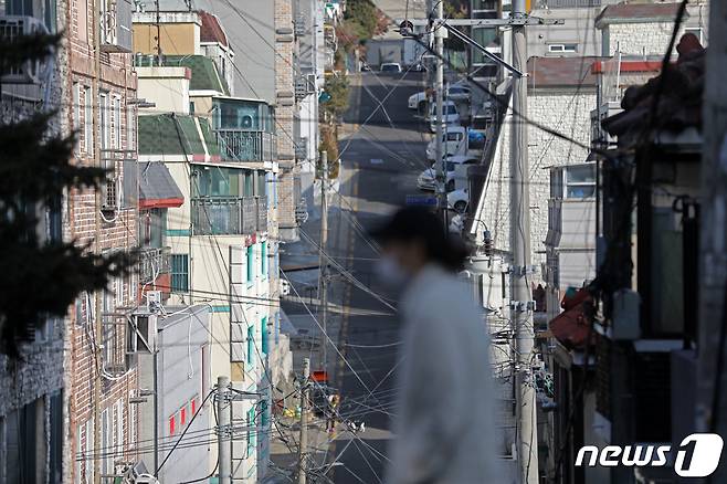 사진은 15일 오후 서울 시내의 빌라 밀집지역. 2023.2.15/뉴스1 ⓒ News1 이승배 기자