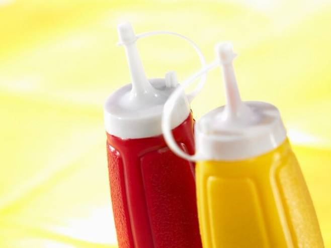 당도가 높은 식품과 가공육이나 조리식품 등은 몸속 염증을 증가시켜 불안감을 유발할 수 있다. [사진=클립아트코리아]