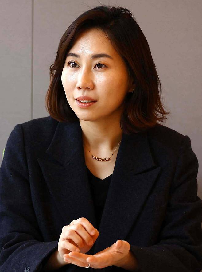 이민 KB국민은행 ESG기획부 차장이 지난 14일 서울 여의도 KB국민은행 신관에서 진행된 세계일보와의 인터뷰에서 독립유공자 후손 주거환경 개선 사업 ‘대한의 보금자리’를 설명하고 있다. 남제현 선임기자