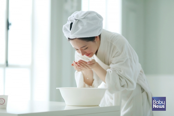 보통 좁쌀여드름이 있는 경우, 피부관리 단계 중 클렌징 단계에서 가장 많은&nbsp;신경을 써야 한다. ⓒ베이비뉴스