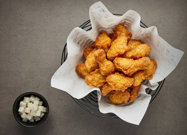 다음 달 3일부터 2만3000원으로 가격이 오르는 교촌 ‘허니콤보’. 교촌 홈페이지 캡처