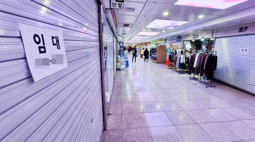 인천시의회가 28일 제285회 인천시의회 임시회 제5차 본회의를 열고 ‘인천시 지하도상가 관리 운영 일부개정조례(안)’을 만장일치로 가결했다. 이에 따라 시는 오는 10월1일부터 전대로 운영하고 있는 점포에 대한 사용허가 취소와 계약해지 등 행정절차에 나선다. 경기일보DB 