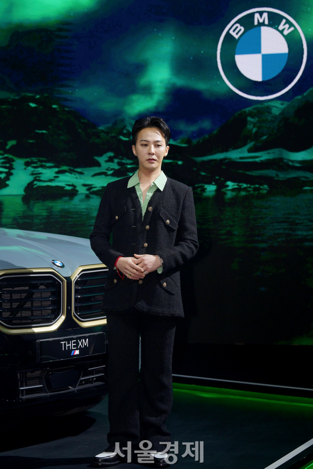 그룹 빅뱅 지드래곤이 28일 오후 서울 강남구 모처에서 진행된 'BMW 뉴 XM 출시 행사‘에서 포즈를 취하고 있다. / 사진=김규빈 기자