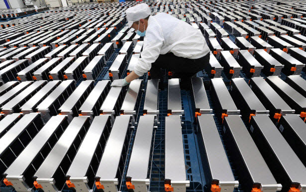 전기차용 리튬 배터리. (사진=AFP)