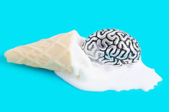 차가운 음료나 아이스크림을 먹고 갑자기 머리가 띵 해지는 느낌을 받은 적이 있는가? [사진=게티이미지뱅크]