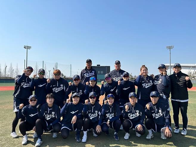 한국 소프트볼 대표팀 단체 사진. 사진제공 | KBSA