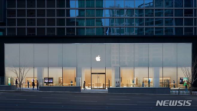 [서울=뉴시스]서울 강남구에 들어선 국내 5호 애플스토어 '애플 강남'. (사진=애플 제공)