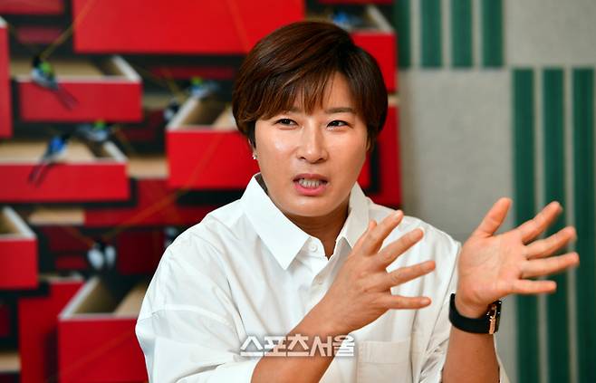 골프여제 박세리가 스포츠서울과 인터뷰에서 남녀 골프 격차를 설명하고 있다. 강영조기자 kanjo@sportsseoul.com