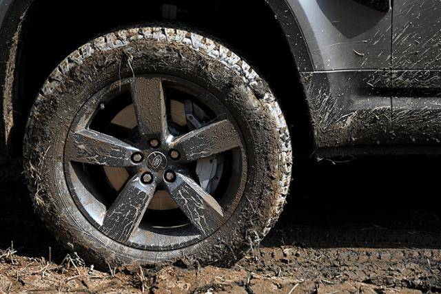 랜드로버 디펜더 130 D300 X 다이내믹 HSE