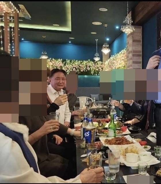 김영환 충북지사가 지난 30일 충북 충주에서 열린 충주청년네트워크 환영 모임에 참석한 모습. 사진 독자