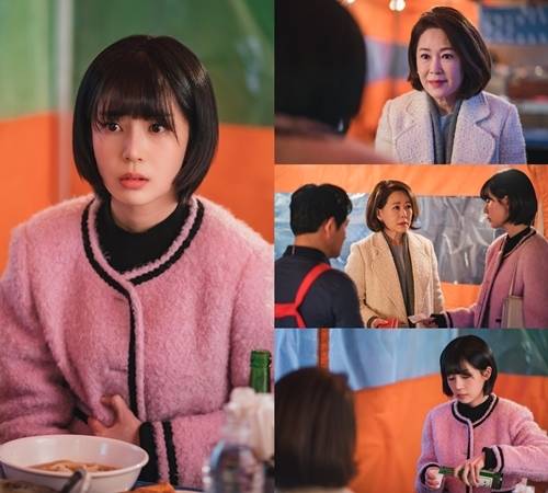 ‘진짜가 나타났다!’ 백진희와 차화연의 회동이 포착됐다. 사진= 빅토리콘텐츠