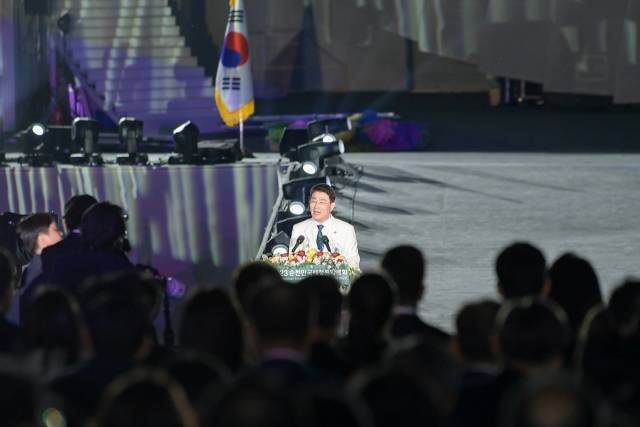 노관규 순천시장이 2023 순천만국제정원박람회 개막 선언을 하고 있다. 사진 제공=순천시