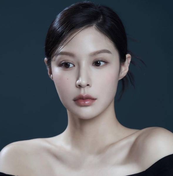 조국 전 법무부 장관의 장녀 조민 씨가 본인의 SNS에 올린 프로필 사진 [사진출처=조민 인스타그램]