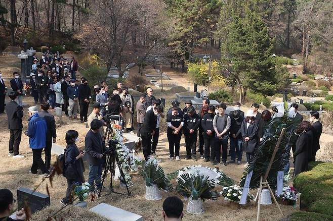 고(故) 박원순 전 서울시장의 묘소가 1일 경남 창녕에서 경기도 남양주시 모란공원 민주열사 묘역으로 이장됐다. 연합뉴스