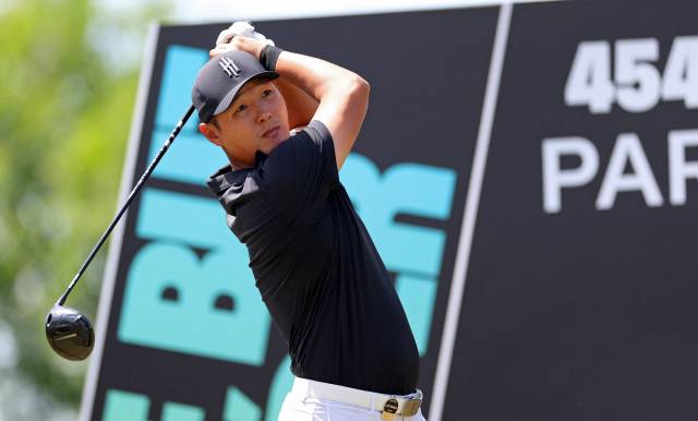 대니 리가 1일 LIV 골프 2023시즌 3차 대회 1라운드 7번홀에서 티샷을 하고 있다. AFP연합뉴스
