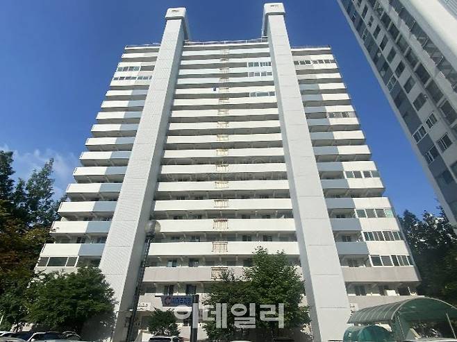 이번주 최다 응찰자 수 물건인 인천 계양구 작전동에 위치한 까치마을 한진아파트. (사진=지지옥션)