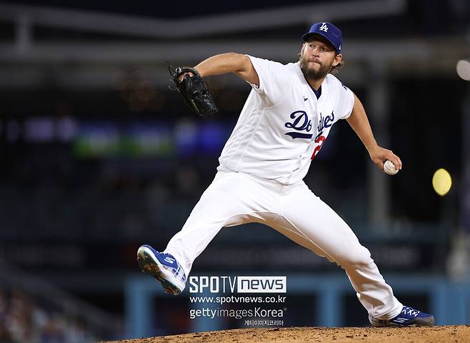 ▲ 깔끔한 투구로 2023년 시즌 첫 승을 달성한 클레이튼 커쇼