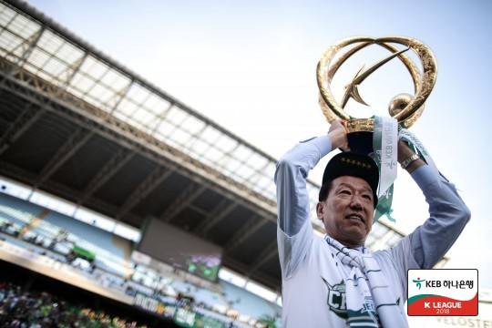 전북 사령탑 시절 최강희 감독.&nbsp; &nbsp;사진=한국프로축구연맹