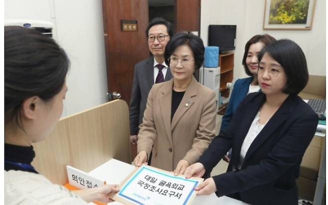 뉴시스