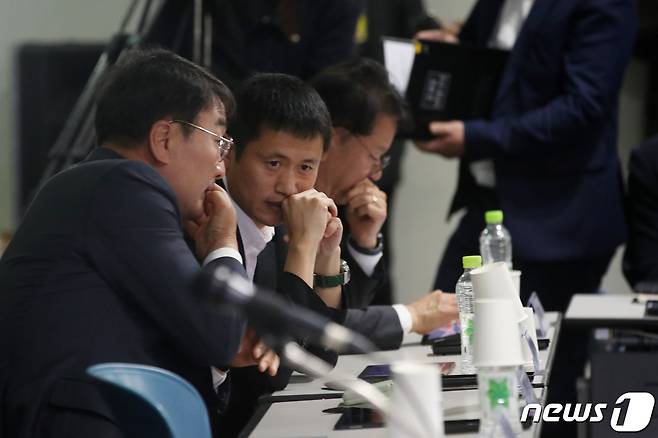 이영표, 최영일 대한축구협회 부회장. /뉴스1 ⓒ News1 이승배 기자