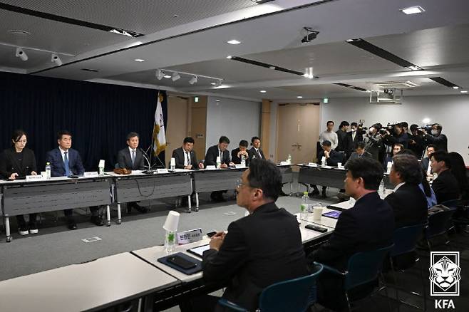 하태경 국회의원이 대한축구협회가 사면을 시도했던 100명의 명단을 입수했다고 5일 밝혔다. 사진=대한축구협회