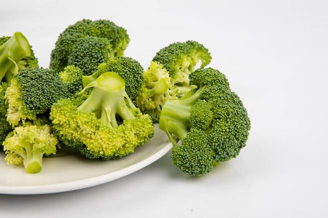 브로콜리 등 십자화과 채소는 췌장암 세포가 형성되는 것을 차단하는 효과가 있는 것으로 나타났다. [사진=클립아트코리아]