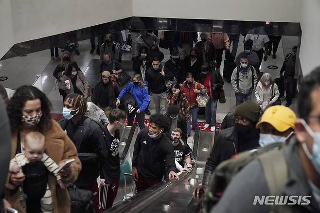 [AP/뉴시스] 2022년 추수감사절이 시작되기 직전인 11월23일 하츠필드-잭슨 공항 여객이동