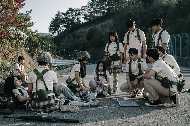 티빙 오리지널 드라마 ‘방과 후 전쟁활동’의 한 장면. 사진 티빙