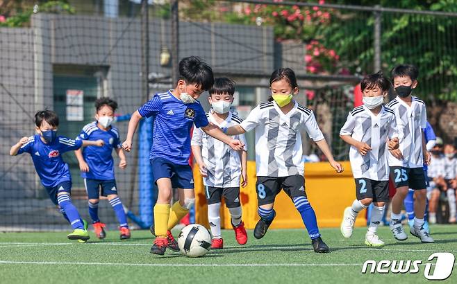 차범근 전 감독이 전남 고흥에 '차범근 축구교실'을 운영할 계획이다.(고흥군 제공)2023.4.6/