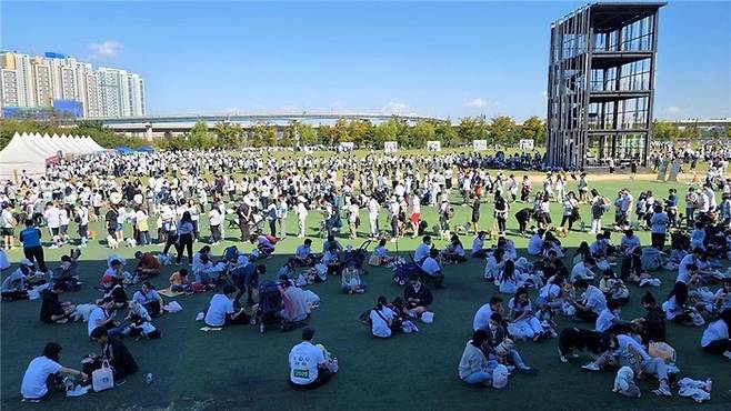 지난해 열린 개라톤 댕댕런 모습.|인천시 제공