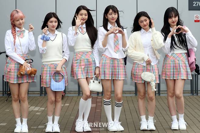 아이브 '교복입고 예쁜 하트'[★포토]