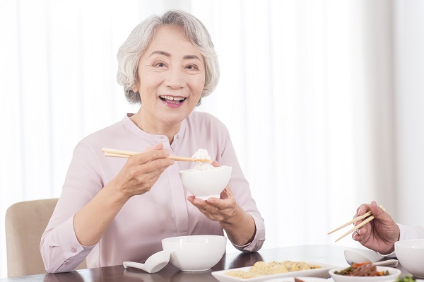 아침식사를 거르지 않고 꾸준히 오전 7시 이전에 먹으면 인슐린을 포함한 식이 호르몬을 조절하는 신체 내 ‘음식 시계(Food Clock)’가 건강하게 유지된다./사진=클립아트코리아