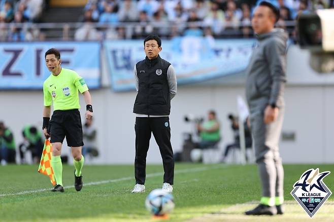 최원권 감독(한국프로축구연맹 제공)