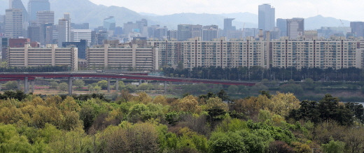 이번 주 서울 아파트값 변동률은 0.05% 하락해 전주(-0.04%) 대비 낙폭이 확대됐다. /사진=뉴스1