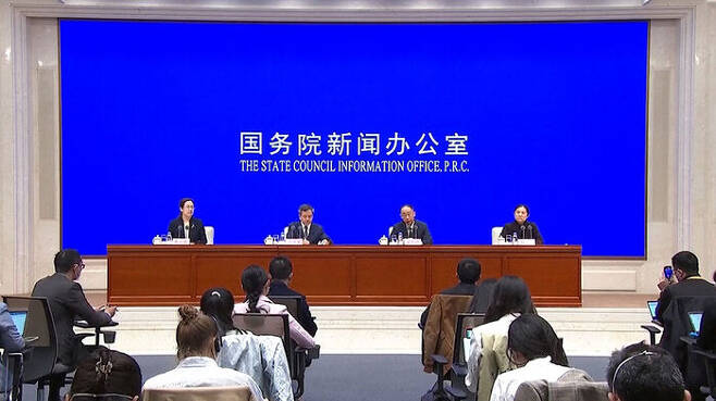 중국 국가질병통제예방센터는 주말인 8일 코로나19 기원에 대한 기자회견을 열었다.