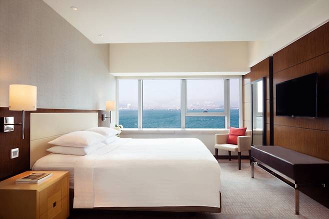 코트야드 홍콩 하버 뷰 객실 ⓒ김민형