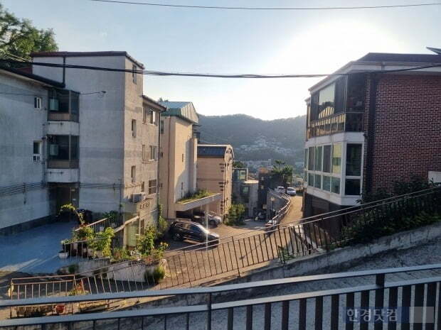 서울 종로구 부암동 일대의 빌라들./  사진=이송렬 기자