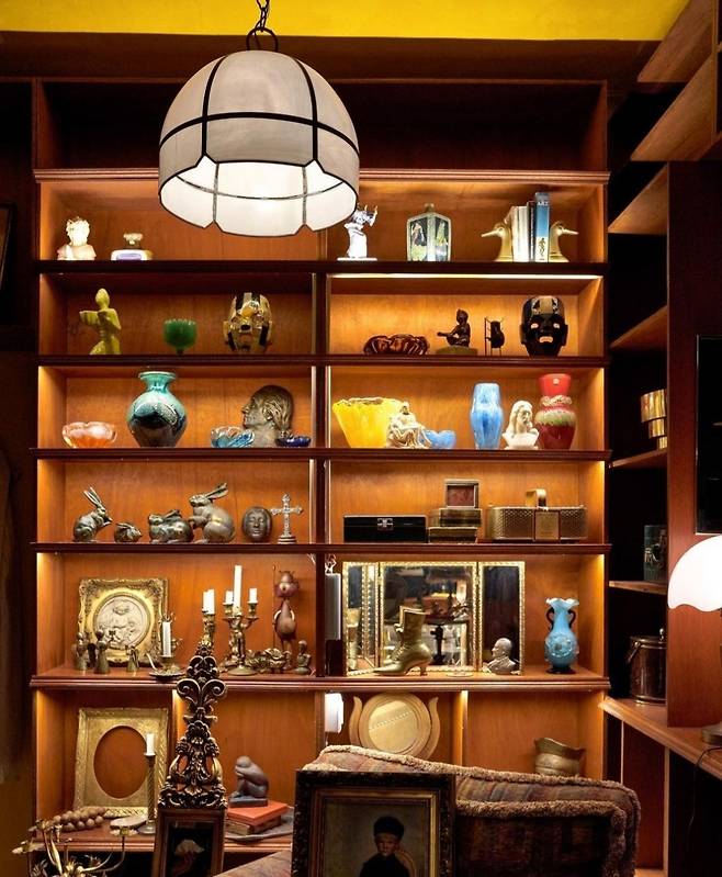 Antiques collected by Kim Ji-yeon on her travels abroad are up for sale at Ace Four House in Euljiro, Seoul. (Ace Four House Instagram)