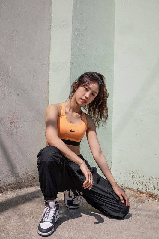 키움 히어로즈는&nbsp;15일&nbsp;고척스카이돔에서 열리는&nbsp;KIA와 경기에 댄스 크루&nbsp;‘원밀리언’에서 안무가로 활동 중인 박민영을 시구자로 초청했다. / 키움 히어로즈