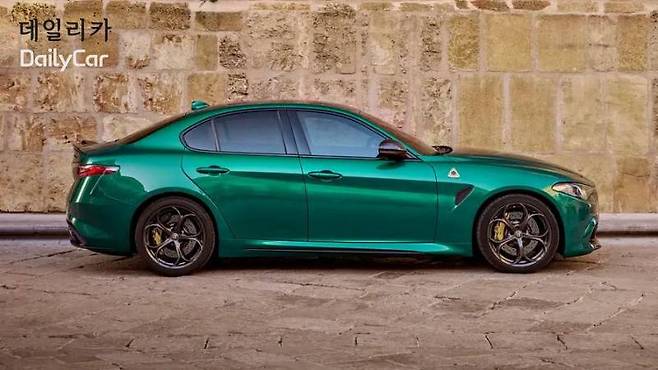 알파로메오, 줄리아 콰드리폴리오 100 애니버사리오