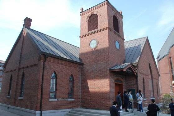 아펜젤러가 인천에 세운 최초의 감리교 교회인 내리교회. 처음에는 기왓집이었으나 1901년에 붉은 벽돌로 예배당을 지었다. 백성호 기자