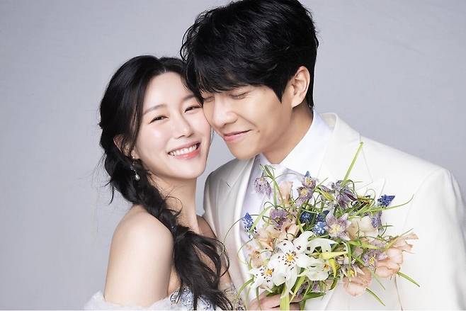 Suspicions arose that the actual Soyou owner of SymbiosisEmpathy, a corporation that donated a wedding congratulatory money for singer and actor Lee Seung-gi and actor Lee Da-in, was Lee Da-ins mother and actor Kyeon Mi-ris family.In this regard, Kyeon Mi-ri said, It is only a sponsor.A representative of Kyeon Mi-ri said on July 14, Soyou of SymbiosisEmpathy is the representative of Lee Geum-joo, and the family of Kyeon Mi-ri is a supporter but has no interest.The trademark rights of MiriCosmos Laundromat and Mirinanumteo were also donated to Empathy as a good idea, he said. Please refrain from unnecessary speculation anymore.I decided to donate Lee Seung-gi and Lee Da-ins wedding gift to the Korea Disability Information Association and SymbiosisEmpathy.However, on the 14th, online media Ten Asia raised suspicions that the actual Soyou state of SymbiosisEmpathy is related to the Kyeon Mi-ri family.The media reported that the trademark rights of MiriCosmos Laundromat and Mirinanumteo operated by SymbiosisEmpathy were filed at Daeun Co., Ltd., a company run by Kyeon Mi-ri son Ki-baek.In addition, the Dae-woon reported that actress Lee Yoo-bi (real name Lee So-yul) and Lee Da-in (real name Lee Ra-yoon), two daughters of Kyeon Mi-ri, are listed as other non-executive directors.