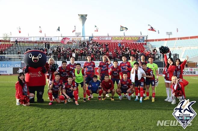 [서울=뉴시스]프로축구 김천 상무 (사진 = 프로축구연맹 제공)