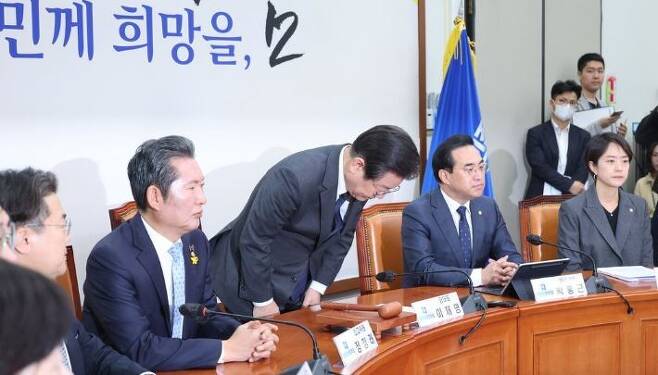 '전대 돈 봉투 의혹' 관련 입장 밝히는 이재명 대표 / 사진=연합뉴스