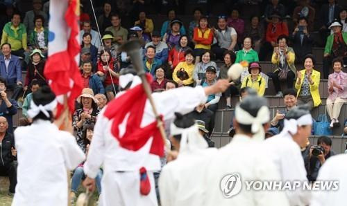 밀양아리랑대축제 공연 [연합뉴스 자료사진]